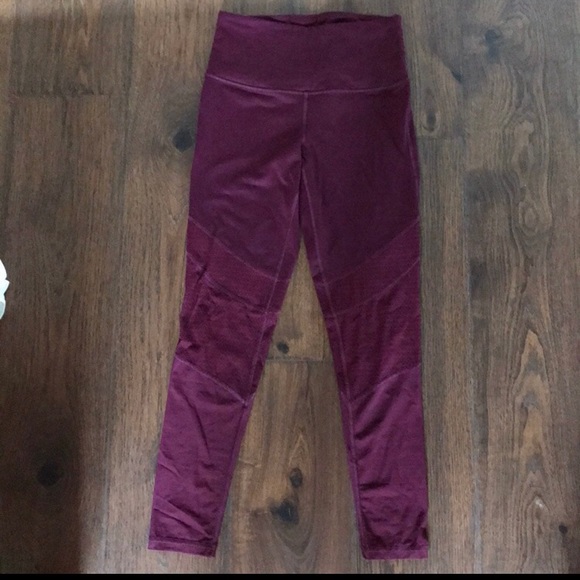 👑VICTORIA’S SECRET MAROON MESH LEGGINGS! - Picture 4 of 5